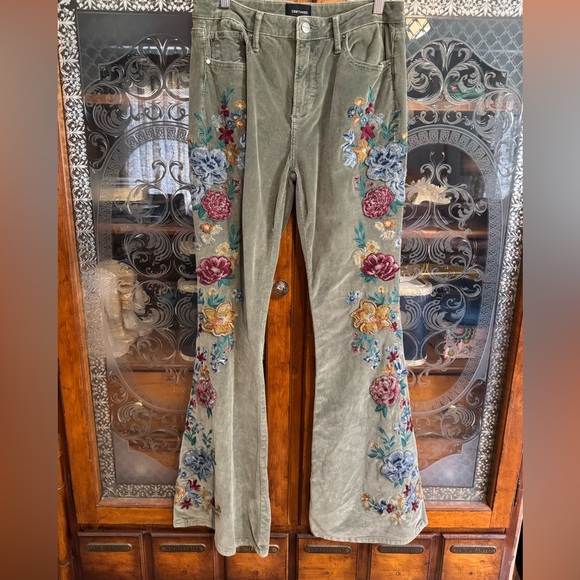 DRIFTWOOD Denim - DRIFTWOOD Farrah Corduroy Flare Jeans